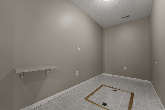 346 E Titus Avenue, Des Moines, IA 50315
