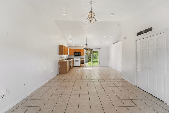 346 E Titus Avenue, Des Moines, IA 50315