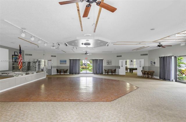 4805 NW 35th Street 416, Lauderdale Lakes, FL 33319