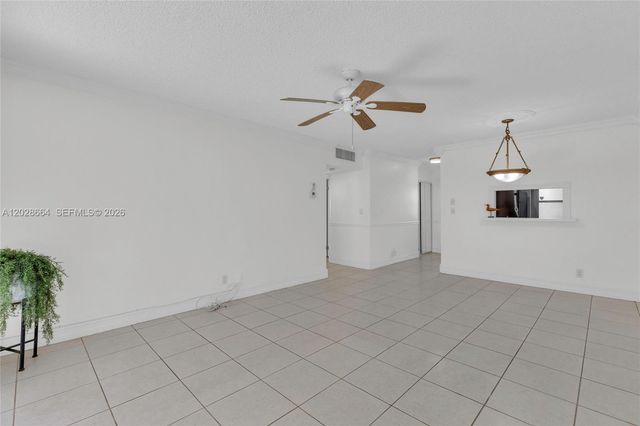 4805 NW 35th Street 416, Lauderdale Lakes, FL 33319