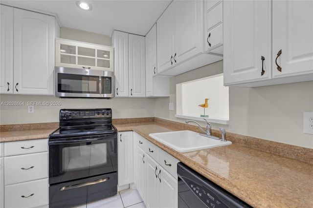 4805 NW 35th Street 416, Lauderdale Lakes, FL 33319