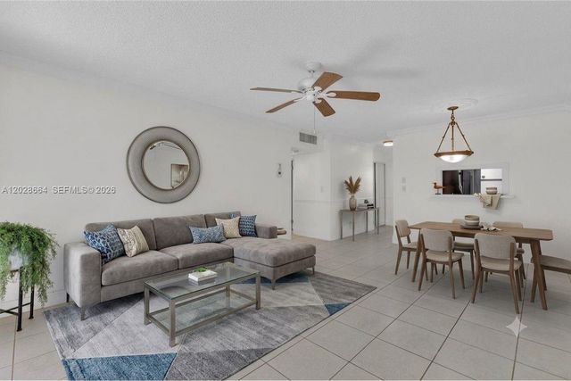 4805 NW 35th Street 416, Lauderdale Lakes, FL 33319