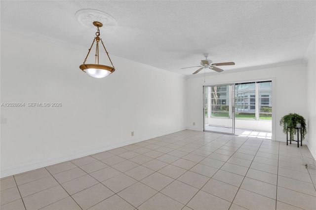 4805 NW 35th Street 416, Lauderdale Lakes, FL 33319