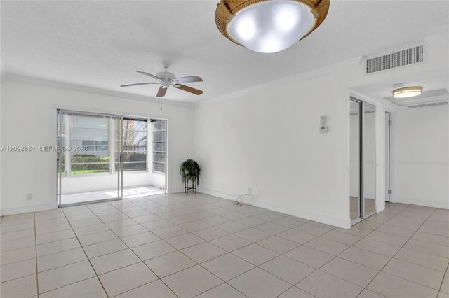 4805 NW 35th Street 416, Lauderdale Lakes, FL 33319