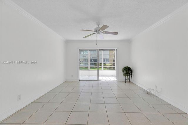 4805 NW 35th Street 416, Lauderdale Lakes, FL 33319