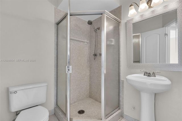 4805 NW 35th Street 416, Lauderdale Lakes, FL 33319