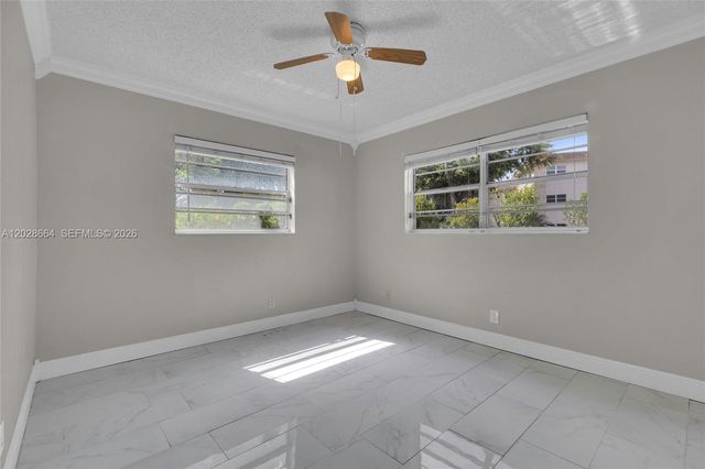 4805 NW 35th Street 416, Lauderdale Lakes, FL 33319