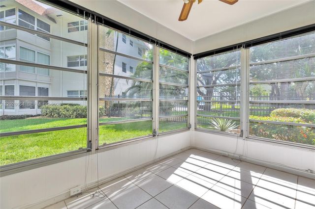 4805 NW 35th Street 416, Lauderdale Lakes, FL 33319