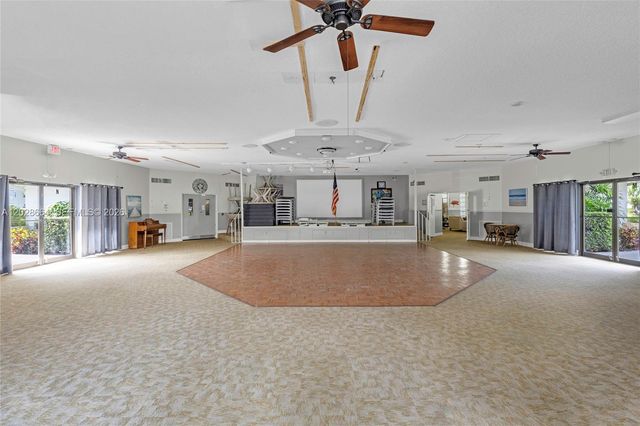 4805 NW 35th Street 416, Lauderdale Lakes, FL 33319
