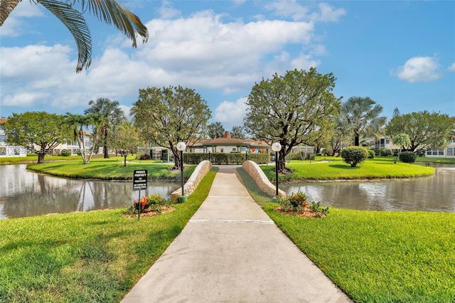 4805 NW 35th Street 416, Lauderdale Lakes, FL 33319