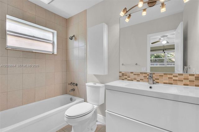 4805 NW 35th Street 416, Lauderdale Lakes, FL 33319