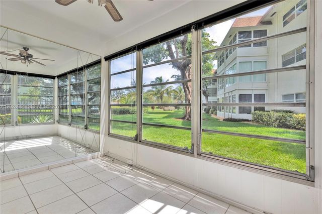 4805 NW 35th Street 416, Lauderdale Lakes, FL 33319