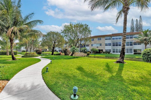 4805 NW 35th Street 416, Lauderdale Lakes, FL 33319