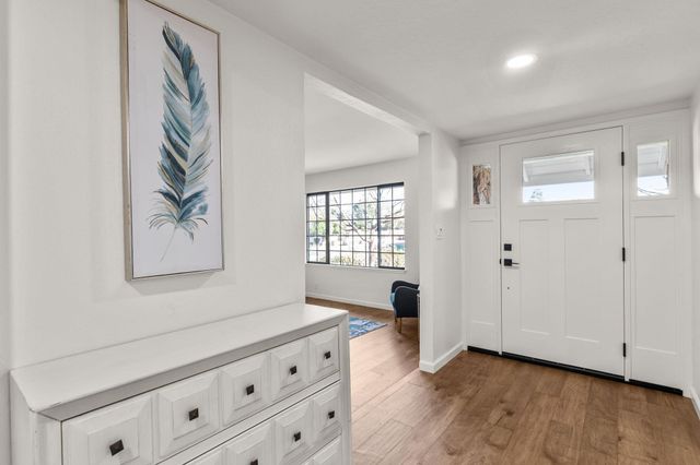 7825 Fairoaks Dr, Pleasanton, CA 94588