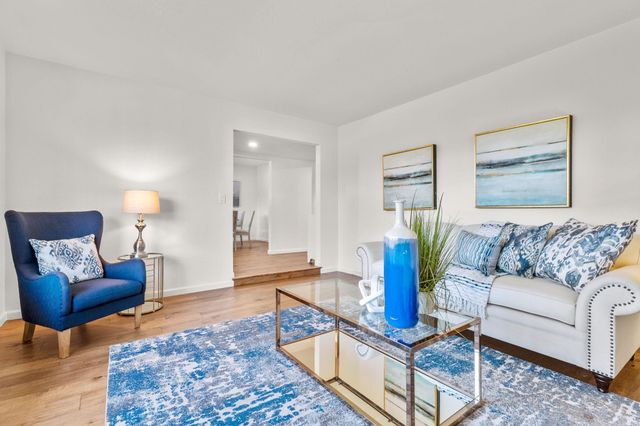 7825 Fairoaks Dr, Pleasanton, CA 94588