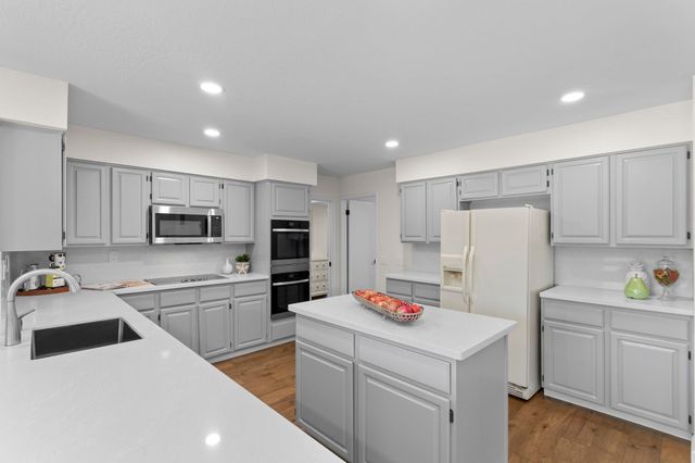 7825 Fairoaks Dr, Pleasanton, CA 94588