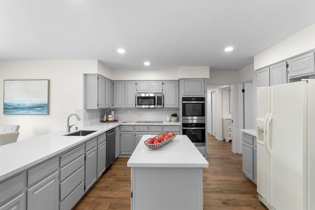 7825 Fairoaks Dr, Pleasanton, CA 94588