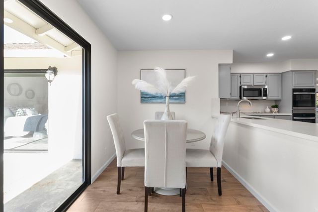 7825 Fairoaks Dr, Pleasanton, CA 94588