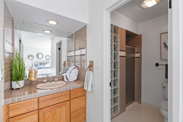 7825 Fairoaks Dr, Pleasanton, CA 94588