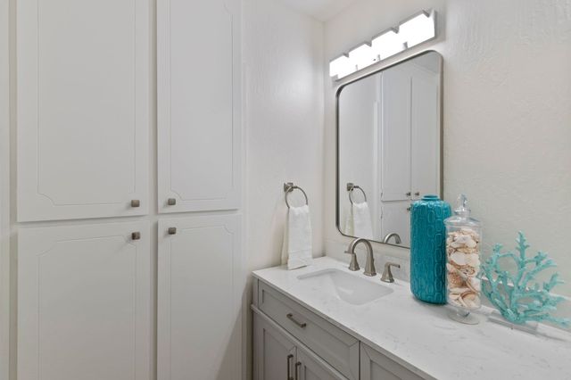 7825 Fairoaks Dr, Pleasanton, CA 94588