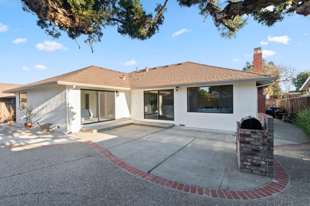 7825 Fairoaks Dr, Pleasanton, CA 94588