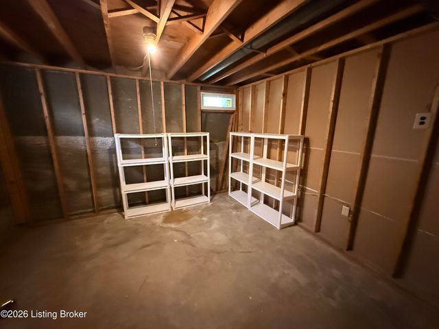 9404 Balance Ln, Louisville, KY 40118