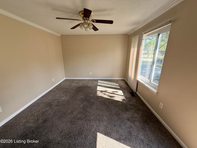 9404 Balance Ln, Louisville, KY 40118