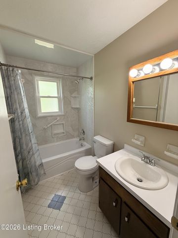 9404 Balance Ln, Louisville, KY 40118