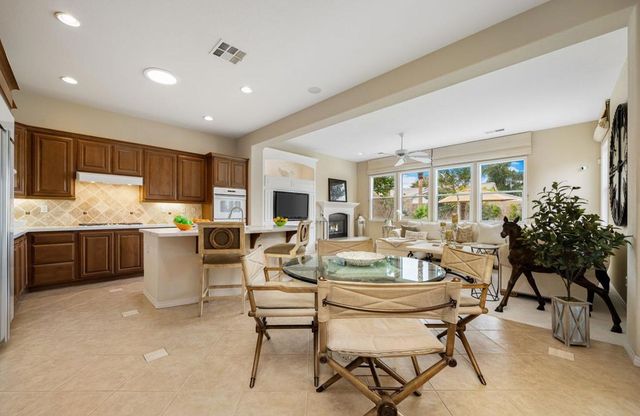 43309 Parkway Esplanade W, La Quinta, CA 92253