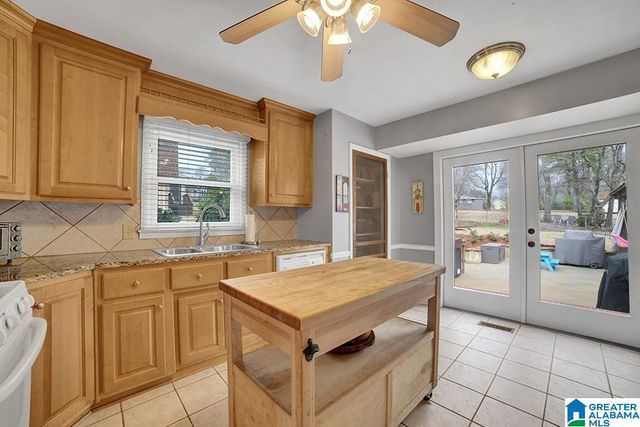 2404 JAMESTOWN DRIVE, Hoover, AL 35226