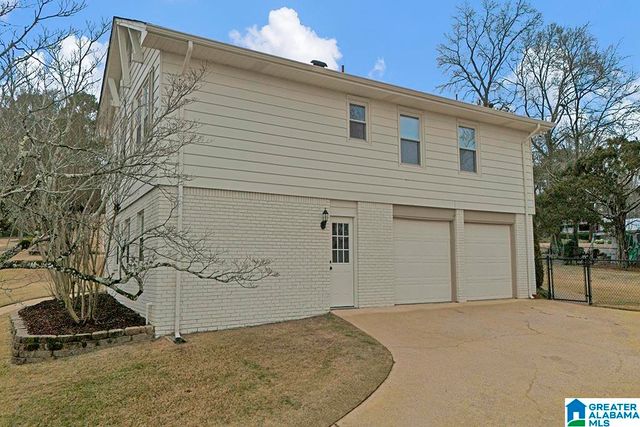 2404 JAMESTOWN DRIVE, Hoover, AL 35226