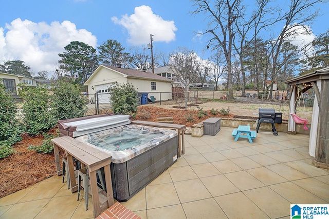 2404 JAMESTOWN DRIVE, Hoover, AL 35226