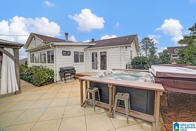 2404 JAMESTOWN DRIVE, Hoover, AL 35226