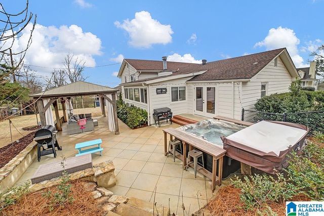 2404 JAMESTOWN DRIVE, Hoover, AL 35226