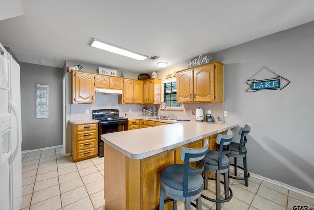 4479 Sunrise Dr, Chandler, TX 75758