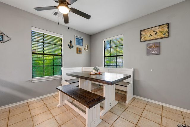 4479 Sunrise Dr, Chandler, TX 75758