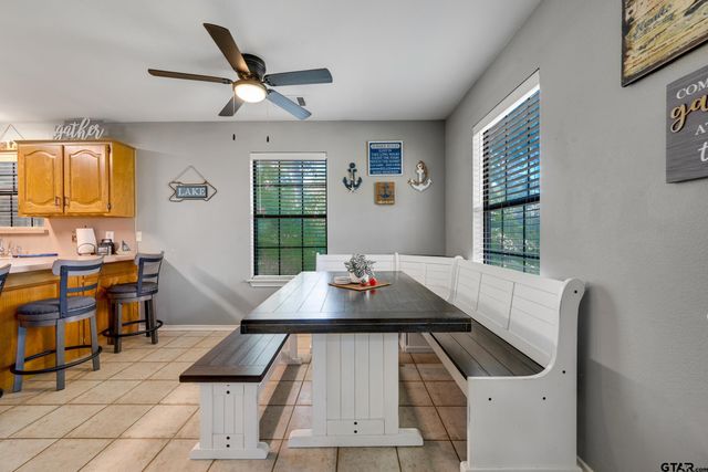 4479 Sunrise Dr, Chandler, TX 75758