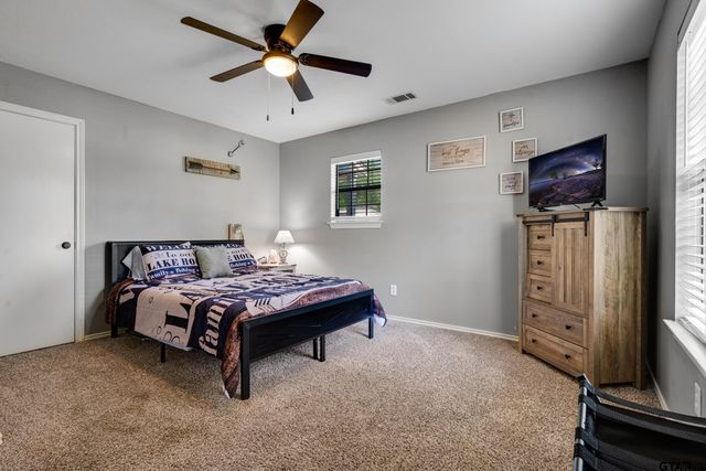 4479 Sunrise Dr, Chandler, TX 75758