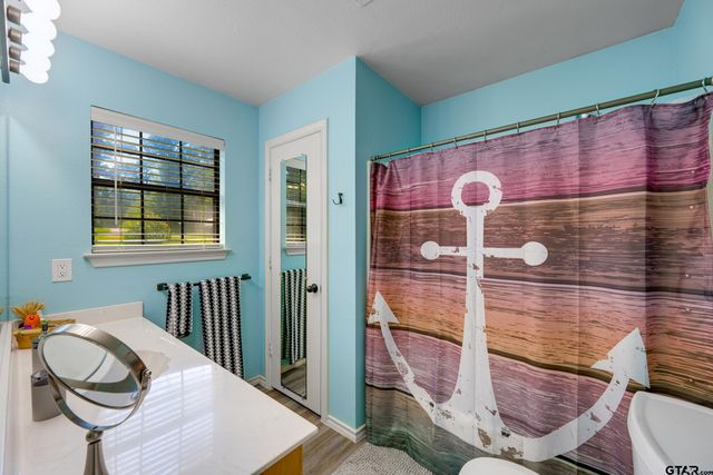 4479 Sunrise Dr, Chandler, TX 75758