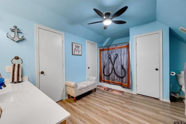4479 Sunrise Dr, Chandler, TX 75758