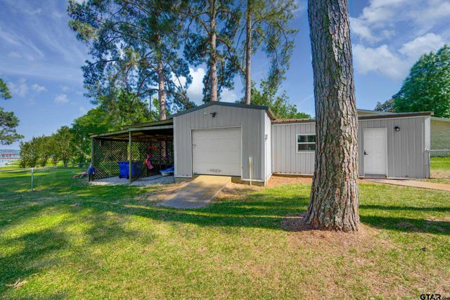 4479 Sunrise Dr, Chandler, TX 75758
