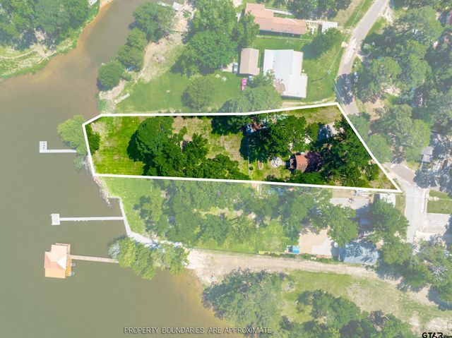 4479 Sunrise Dr, Chandler, TX 75758