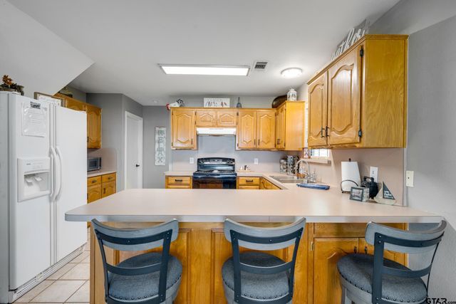 4479 Sunrise Dr, Chandler, TX 75758