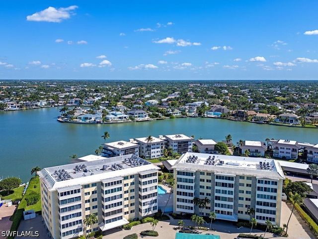 3410 Gulf Shore BLVD N 202, Naples, FL 34103