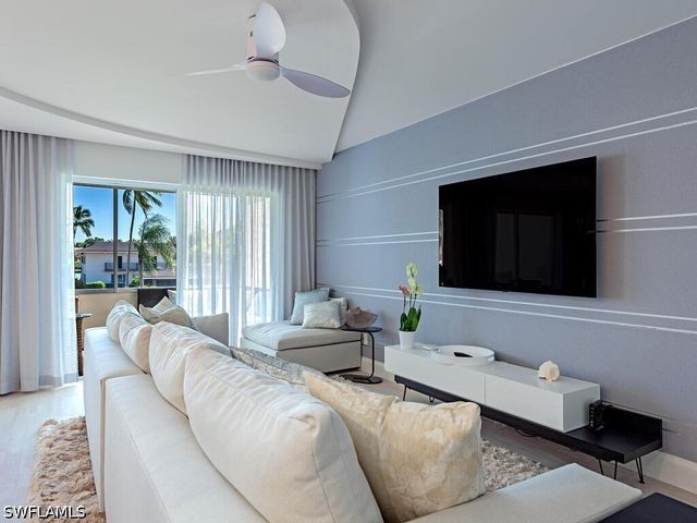 3410 Gulf Shore BLVD N 202, Naples, FL 34103