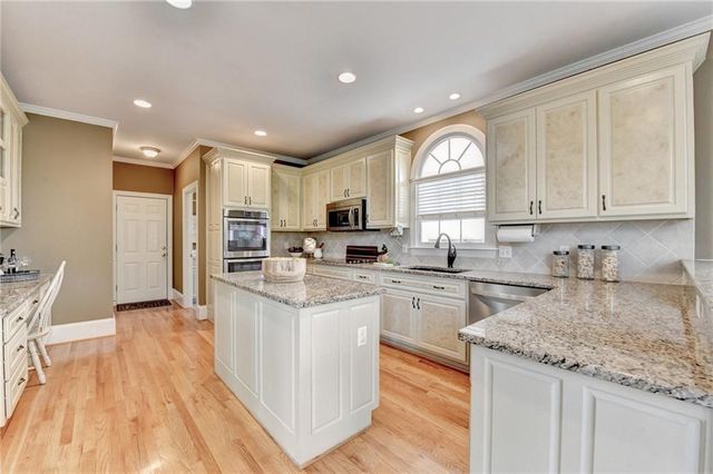 7640 Stratton Point, Suwanee, GA 30024