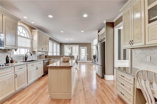 7640 Stratton Point, Suwanee, GA 30024