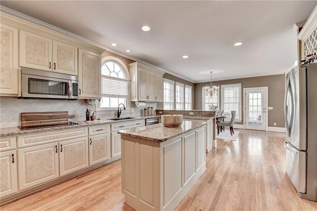 7640 Stratton Point, Suwanee, GA 30024
