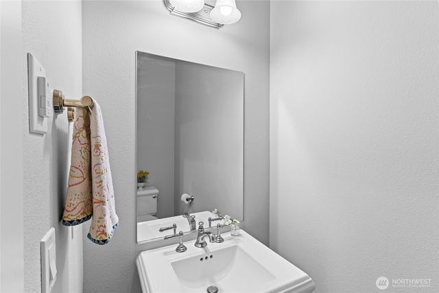 17588 Fjord Drive NE, Poulsbo, WA 98370