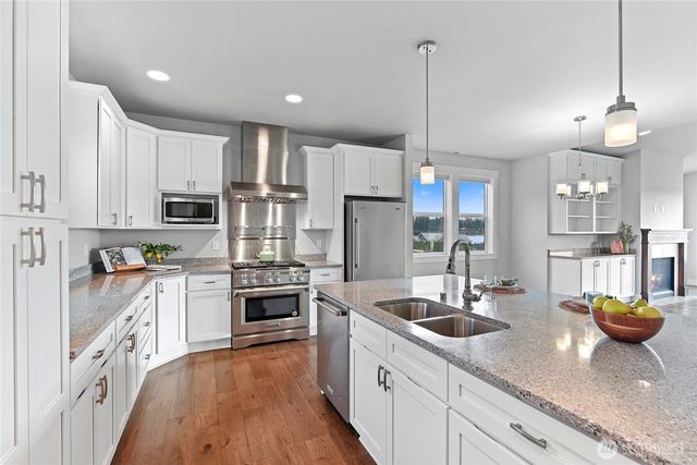 17588 Fjord Drive NE, Poulsbo, WA 98370